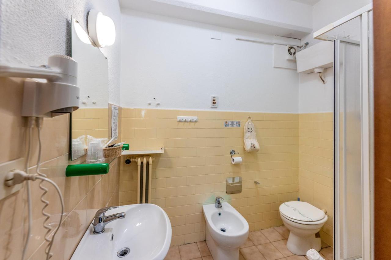 B&B Oasi Finale Ligure Ngoại thất bức ảnh
